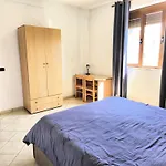 Sunny 2 Bedroom Near City Center