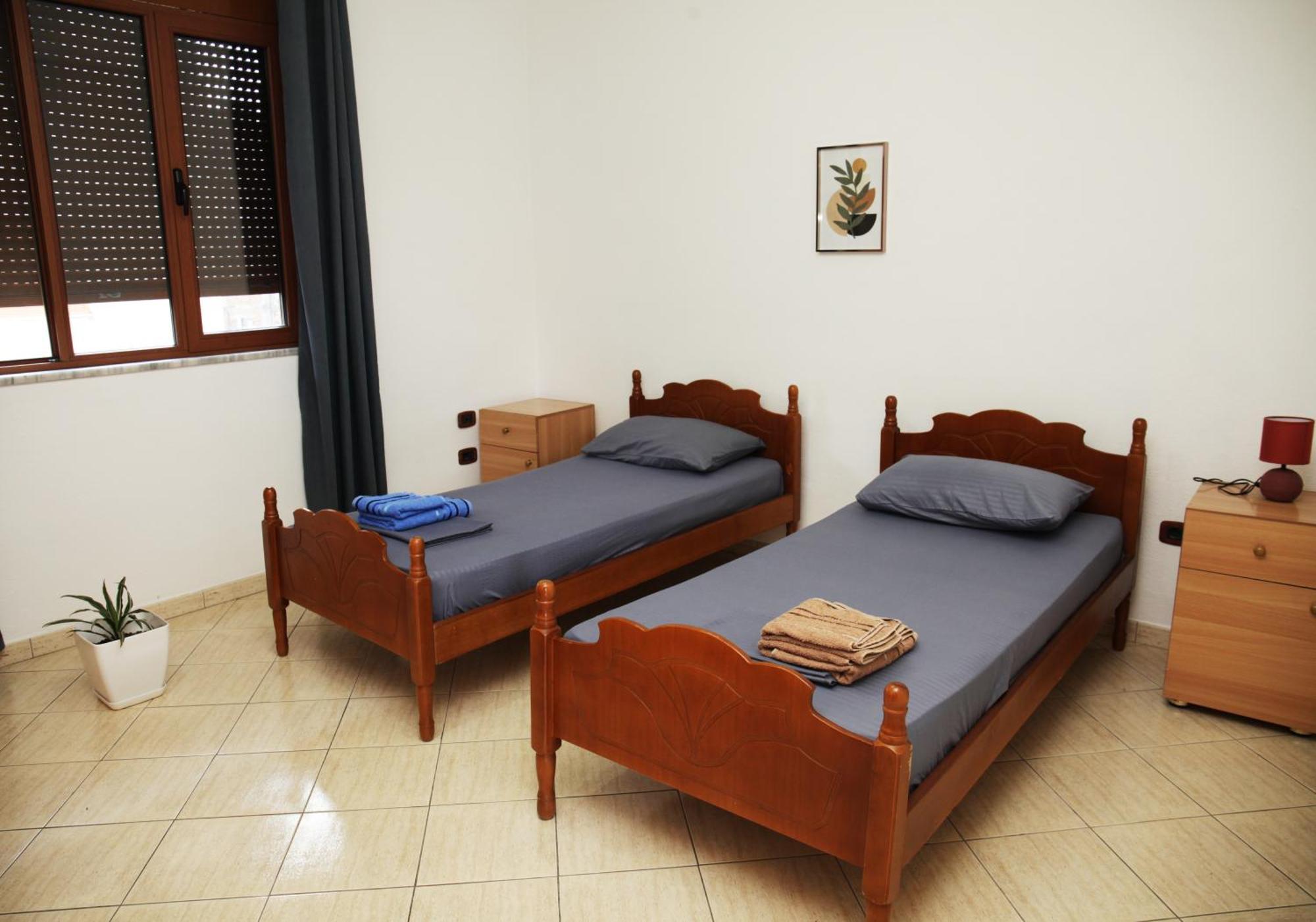 Sunny 2 Bedroom Near Center Appartement *