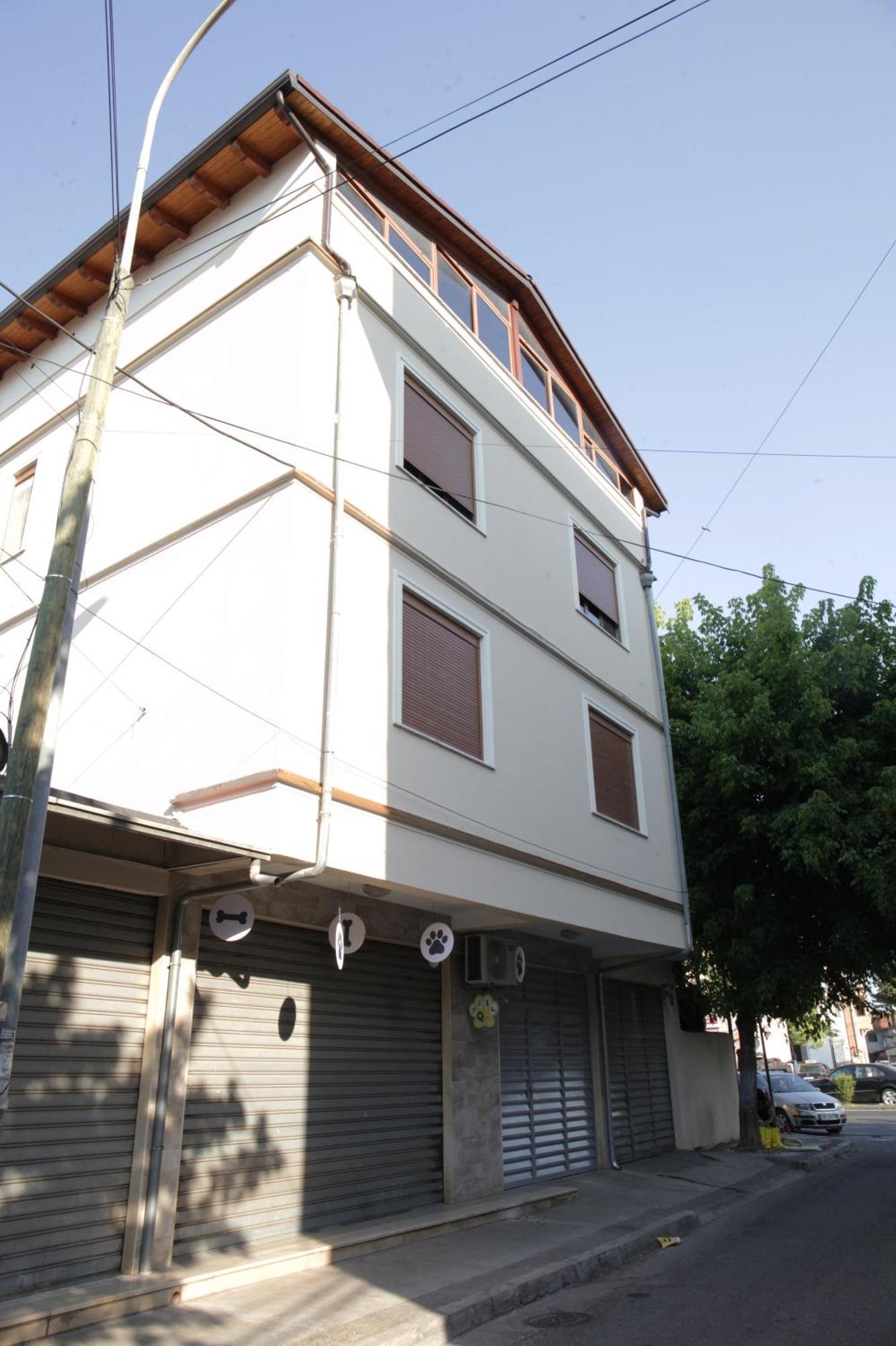 Sunny 2 Bedroom Near Center Shkodër