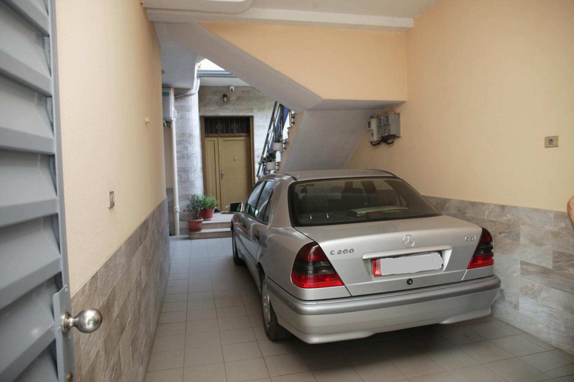 Sunny 2 Bedroom Near Center Appartement