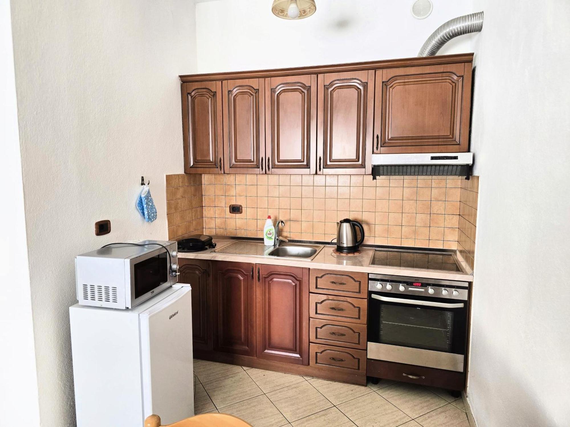 Sunny 2 Bedroom Near Center