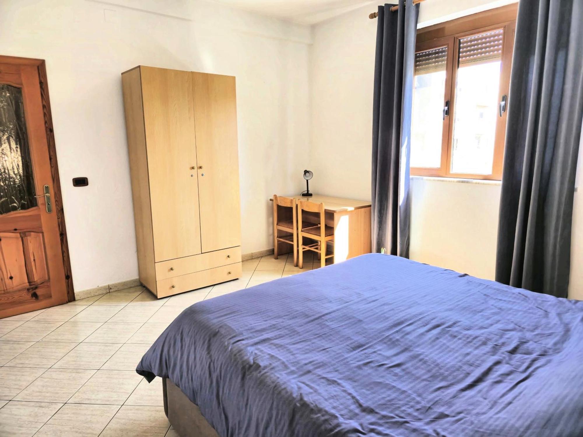 Sunny 2 Bedroom Near Center Appartement *